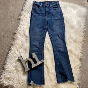 Abercrombie and Finch, High Rise, Ankle Flare Jeans in 26 Long